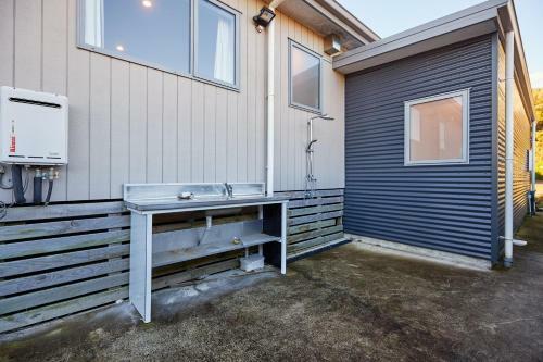 South Bay Getaway - Kaikoura Holiday Home
