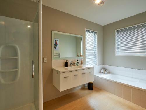 Seaside Serenity - Kaikoura Holiday Home