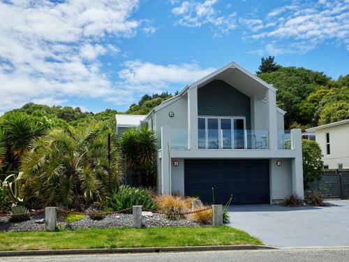 Seaside Serenity - Kaikoura Holiday Home