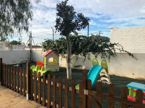 Villa Con Piscina En N�jar