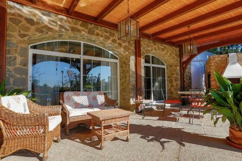 Villa Con Piscina En N�jar