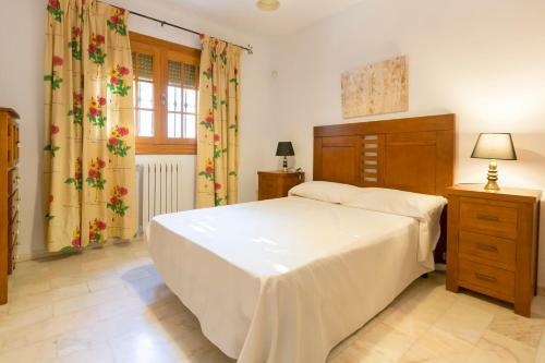 Villa Con Piscina En N�jar