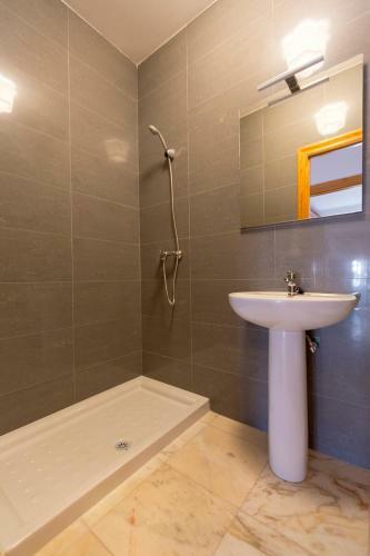 Villa Con Piscina En N�jar
