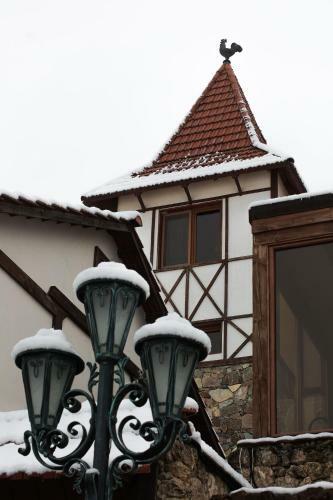 Alpine Castle Hotel