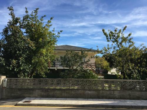 Casa Con Jard�n