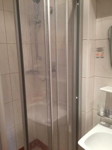 Hostal Pension Wieser "baschtlmai"