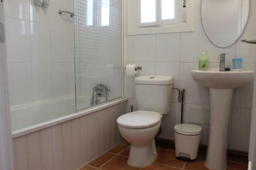 Immaculate 2-bed 2-bathroom Casa In Oria Almeria