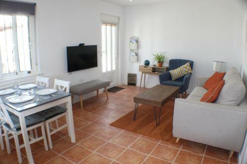 Immaculate 2-bed 2-bathroom Casa In Oria Almeria