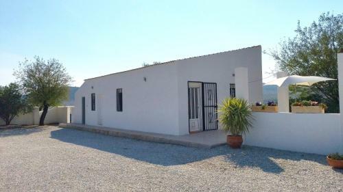 Immaculate 2-bed 2-bathroom Casa In Oria Almeria