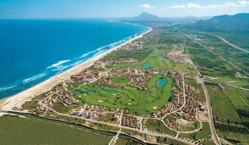 Apartamento Con Piscina Frente Al Mar. Oliva Nova