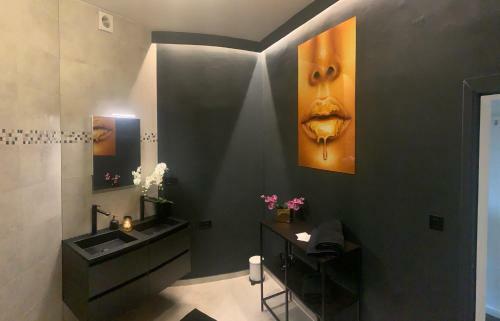Apartamento Black & Gold Loft Antwerp Cityview!