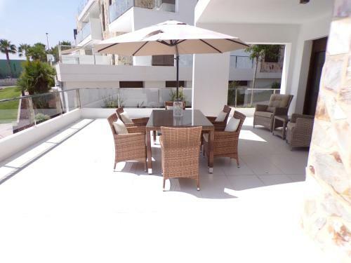 3 Bedroom Luxury Apartment Villamartin