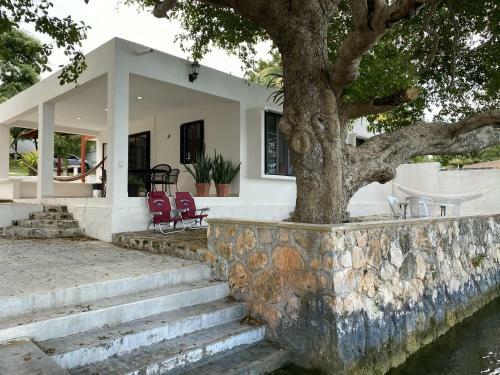 Casa Jardin Laguna