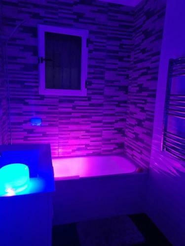 Villa With Private Pool And Rooftop Bar With Bbq