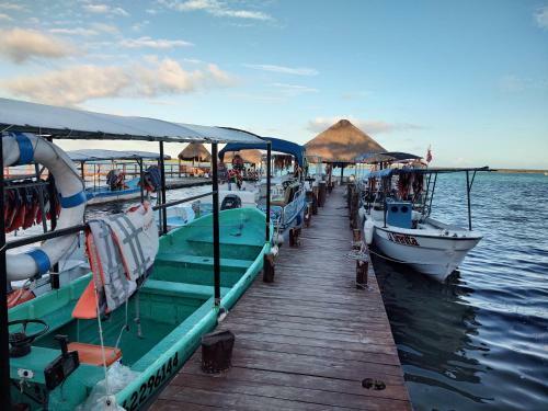 Papitos Bacalar Hotel And Marina