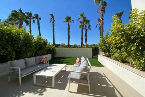 Hinojotwentyone - Luxury Las Colinas Two Bed Apartment