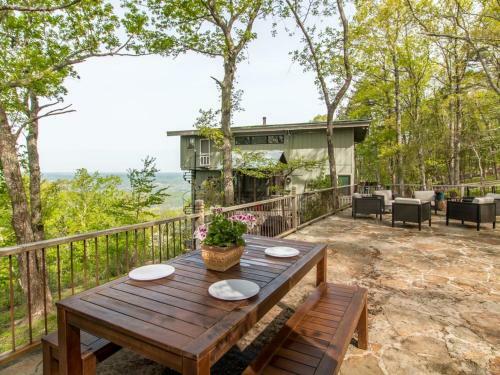 Tree House Cabin - The Original