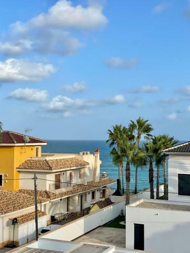 Luxury Seaside Villa With Private Pool In Cabo Roig