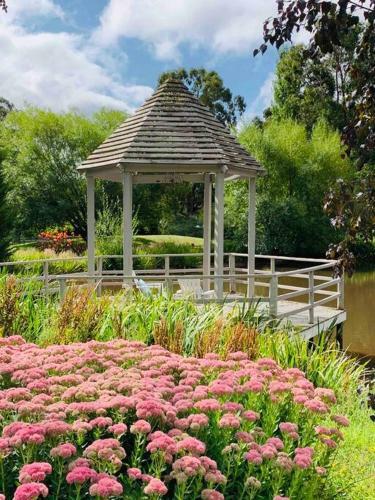 Greywoods: The Hamptons Of Daylesford