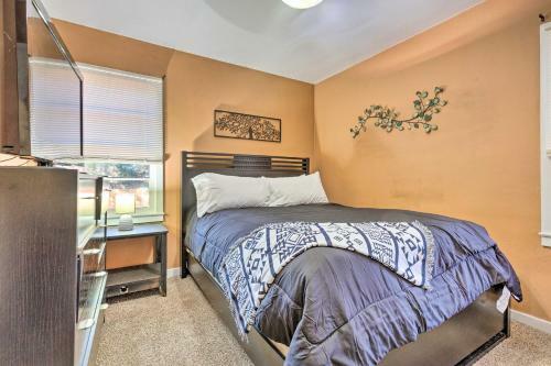 Welcoming Mobile Getaway About 11 Mi To Marinas!