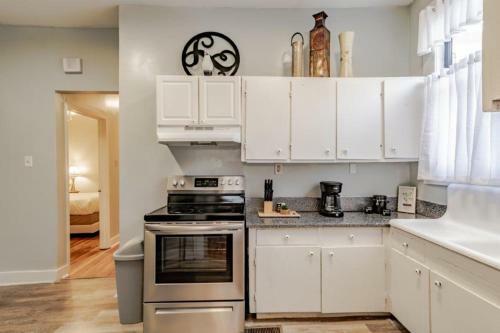 Apartamento Dauphin District Darling #1-downtown, Restaurants