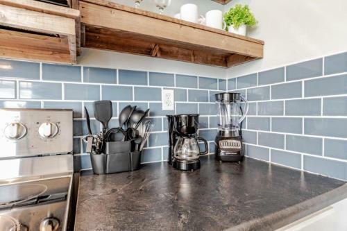 Apartamento Dauphin District Darling #4 Downtown, Dining
