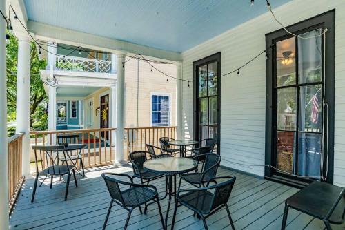 Apartamento Dauphin District Darling #3-downtown, Restaurants