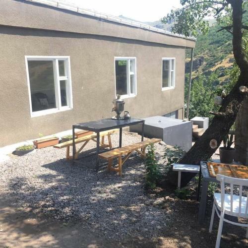 Hostal Nnn Guest House