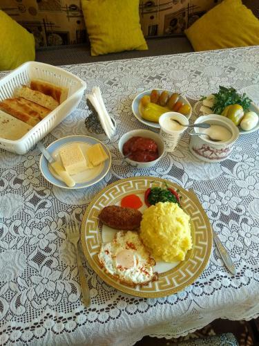 Hostal Nnn Guest House