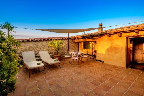 Can Felip Apartments