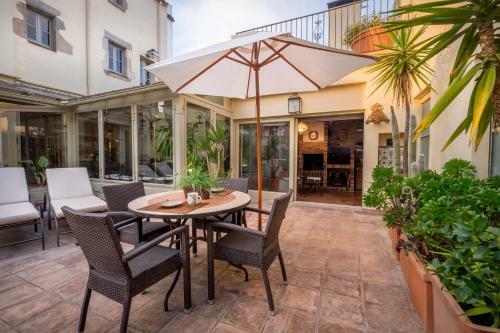 Can Felip Apartments