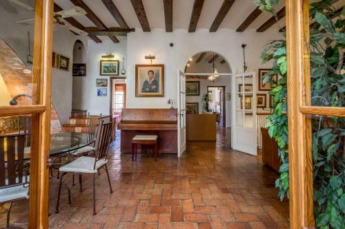 Can Felip Apartments