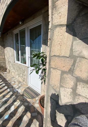 Madoyan Guest House