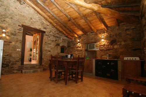 2 Bedrooms House With Wifi At Paradela
