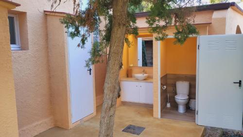 Villa Casa Con Jard�n A 45 Metros de La Playa. Es.