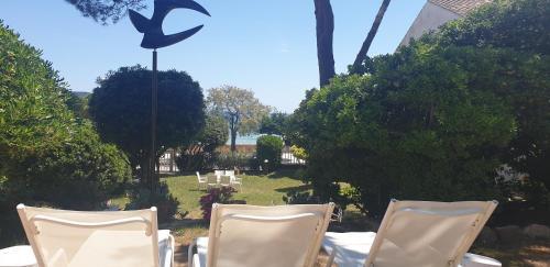 Villa Casa Con Jard�n A 45 Metros de La Playa. Es.