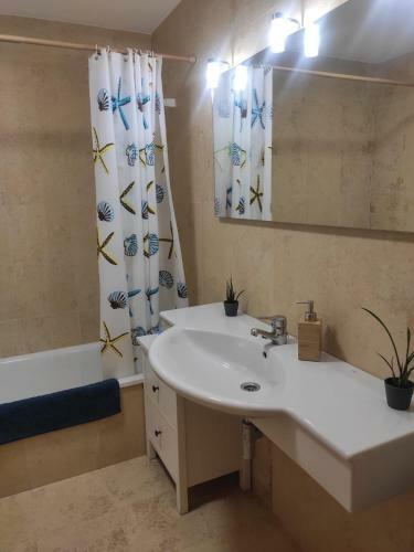 Apartamento Piso Con Jard�n Y Parking En Palam�s
