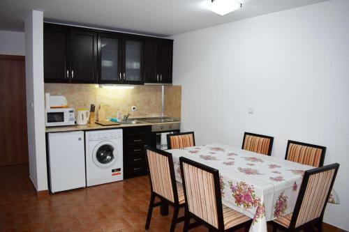 Private Apartment In Prespa