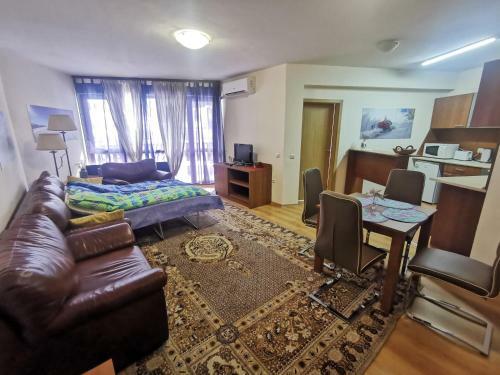 Nice And Quiet Apartment Next To Gondola Lift.