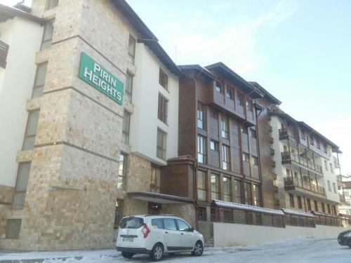Pirin Heights - Modern Apartment Near Gondola