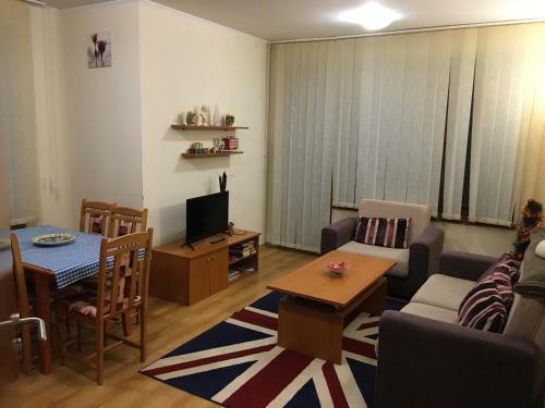 2 Bedroom Apartment Near Gondola