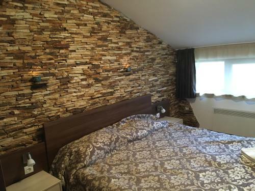 1 Bedroom Apartment Near Gondola
