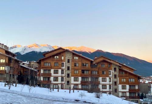 Pirin View Apartment, St John Park