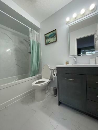 Apartamento Central Burnaby Whole Townhouse