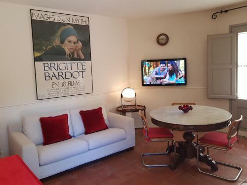 Petit Apartament Amb Pati Al Poble De Pals
