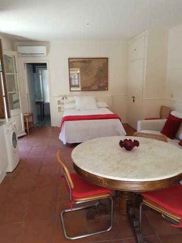 Petit Apartament Amb Pati Al Poble De Pals