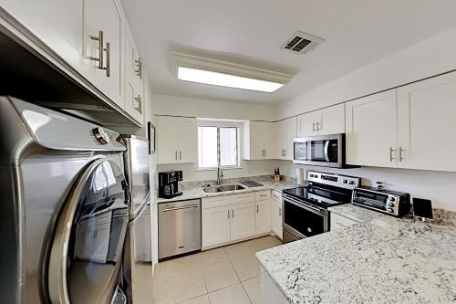Wolf Bay Villas
