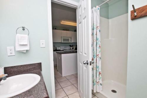 Grande Caribbean 418 By Youngs Suncoast