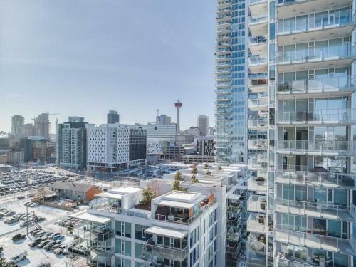 New Sweeping Views Luxury 2br Suite Pool Table, Rooftop Patio, Bbq, Coffee