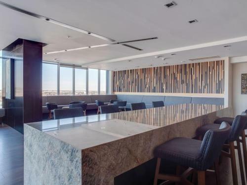 New Sweeping Views Luxury 2br Suite Pool Table, Rooftop Patio, Bbq, Coffee